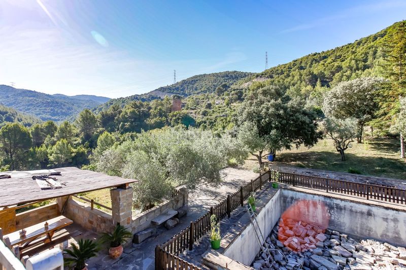 Foto cecc6763-b38a-4808-a3a5-2d7ed663789a. Casale con riscaldamento parcheggio piscina in Sant Vicenç de Castellet