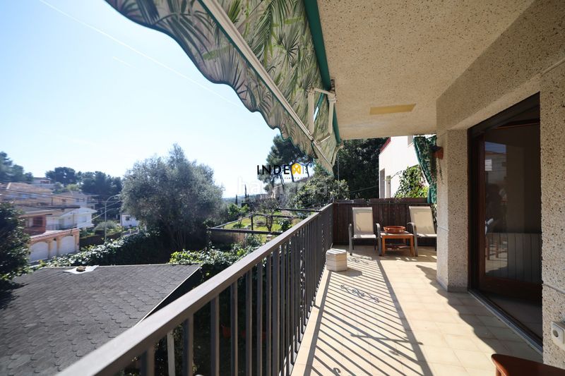 Foto 1d10146d-9b91-4249-9f28-79f9bd8184cf. Casa in costa Cunit - els jardins - els rosers Cunit
