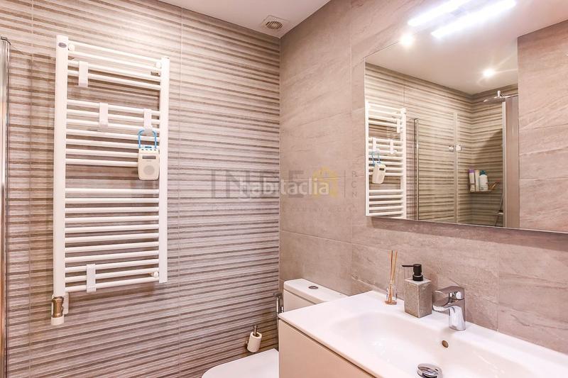 Foto f7669d39-7046-4f68-bef5-389efb16919d. Piso magnifico piso a 400 metros del mar y con piscina comunitaria en Sitges