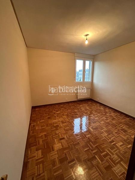 Foto d71fa31d-5bad-4d6e-bb33-13f2620fab97. Alquiler piso  en alquiler en Aluche Madrid