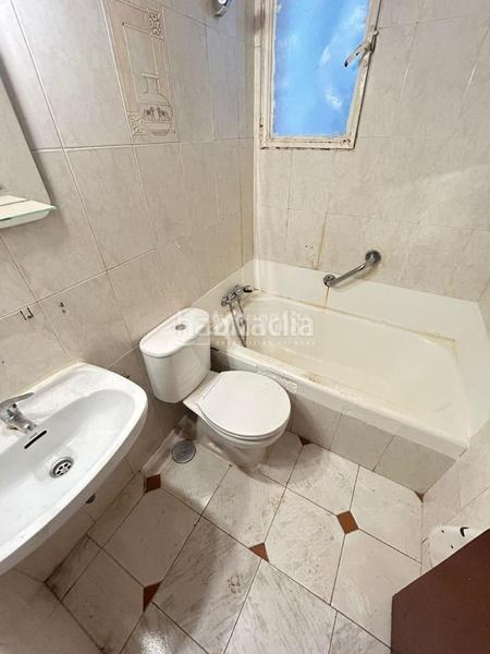 Foto f94b8465-d52a-4ecc-ac9b-4b807cfbee28. Appartement dans Aluche Madrid