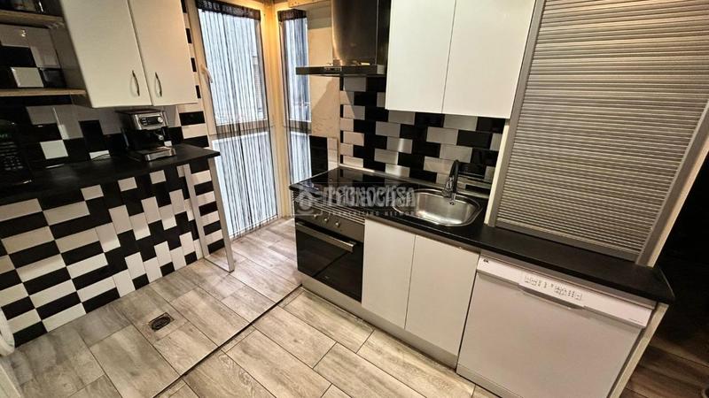 Foto 288ca22c-fbcd-4a6e-a573-14f26ae3f740. Piso  en venta en Aluche Madrid