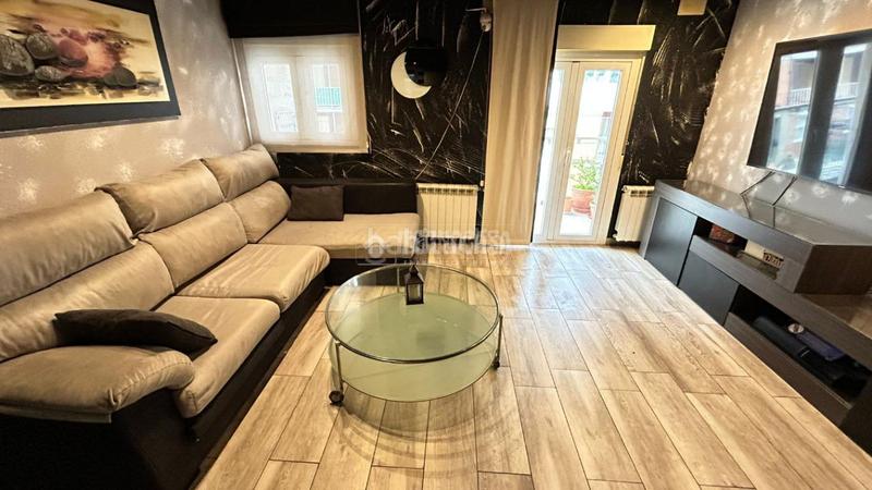Foto b7e9b854-a314-489b-884f-02fa4f1c50e6. Piso  en venta en Aluche Madrid