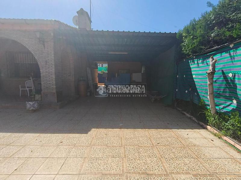 Foto 23ab35d1-b0aa-482b-84ae-1d1050151ac2. Casa con parcheggio in La Motilla - Fuente del Rey Dos Hermanas