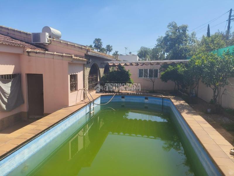 Foto 4f6b1fb0-c5eb-446c-8b98-ce74cea40319. Casa con parcheggio in La Motilla - Fuente del Rey Dos Hermanas