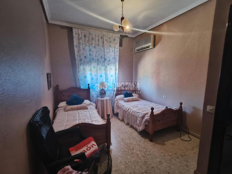 Foto 51e19ef9-f17e-441a-bb7a-492ab1d8c7b3. Casa con parcheggio in La Motilla - Fuente del Rey Dos Hermanas