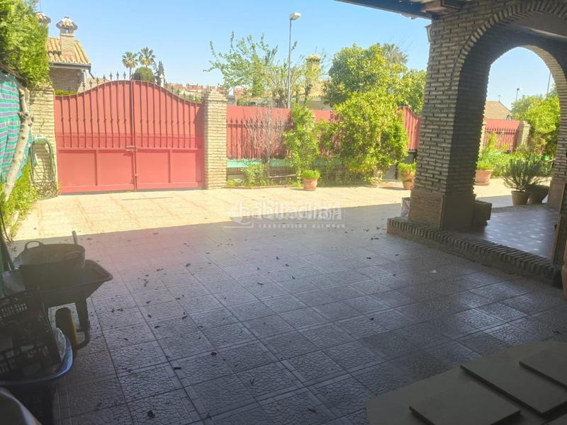 Foto 5d70becd-5f0b-434a-9320-cf2cff95f55f. Casa con parcheggio in La Motilla - Fuente del Rey Dos Hermanas