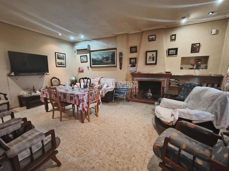 Foto 93275bc1-04eb-4f3f-a680-be76366cb925. Casa con parcheggio in La Motilla - Fuente del Rey Dos Hermanas