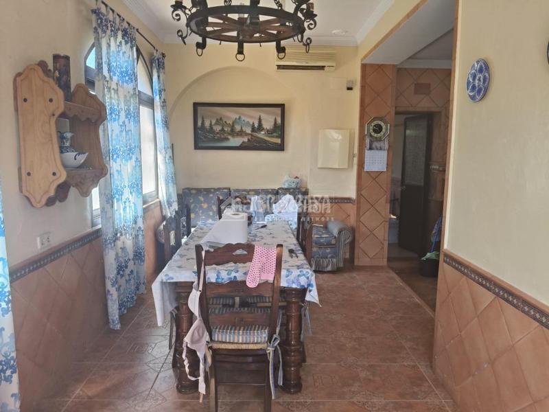 Foto 97fe2ba7-1504-4c38-b070-2f7b22bace65. Casa con parcheggio in La Motilla - Fuente del Rey Dos Hermanas