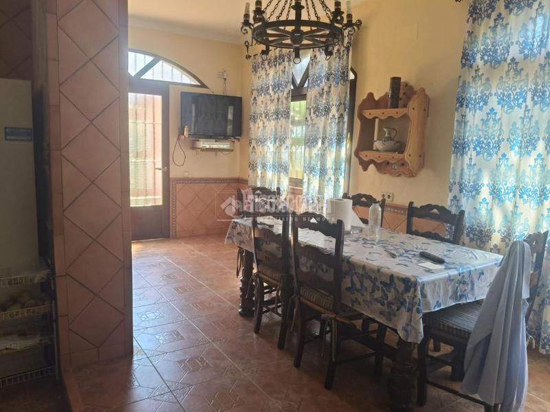 Foto ca8fa208-902d-4c7b-9ae8-9a8a9f93a91a. Casa con parcheggio in La Motilla - Fuente del Rey Dos Hermanas