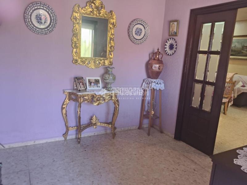 Foto dc784b5c-3c27-41ef-b8c5-4f742f373744. Casa con parcheggio in La Motilla - Fuente del Rey Dos Hermanas