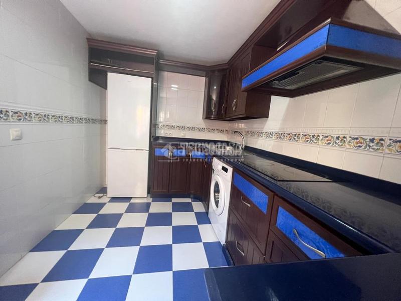 Foto fad89360-bc80-4002-a384-070e8c06ccb8. Etagenwohnung mit parking in Centro - Doña Mercedes Dos Hermanas