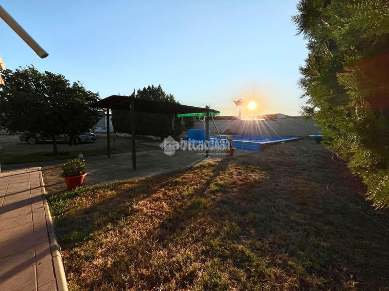 Foto b7c472aa-d57d-4ebe-9482-3f5f8859f85c. Masia a Coria del Río