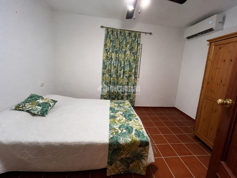Foto f37695d7-0963-40e6-a9fb-234eb222624b. Masia a Coria del Río