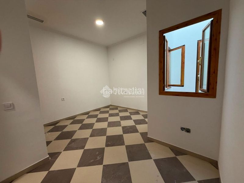 Foto cc205cb3-2e26-4d8e-b580-c1e4947aacb9. Casa amb aparcament a Centro - Doña Mercedes Dos Hermanas