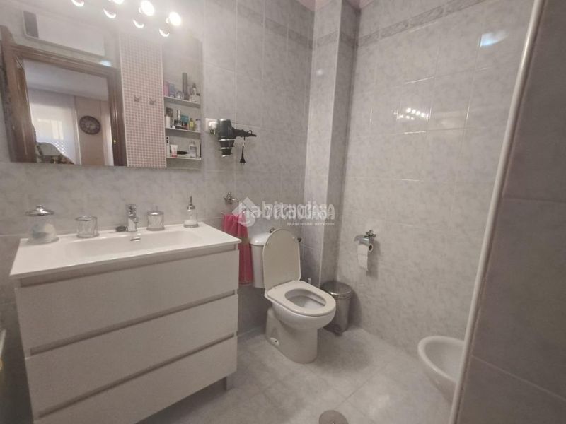 Foto 74bd0cb8-a88c-4618-af5e-f9f1c5d5d2fe. Pis amb aparcament a Centro - Doña Mercedes Dos Hermanas