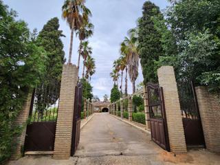 Masia en Oromana. Casa rural en venta en dos hermanas