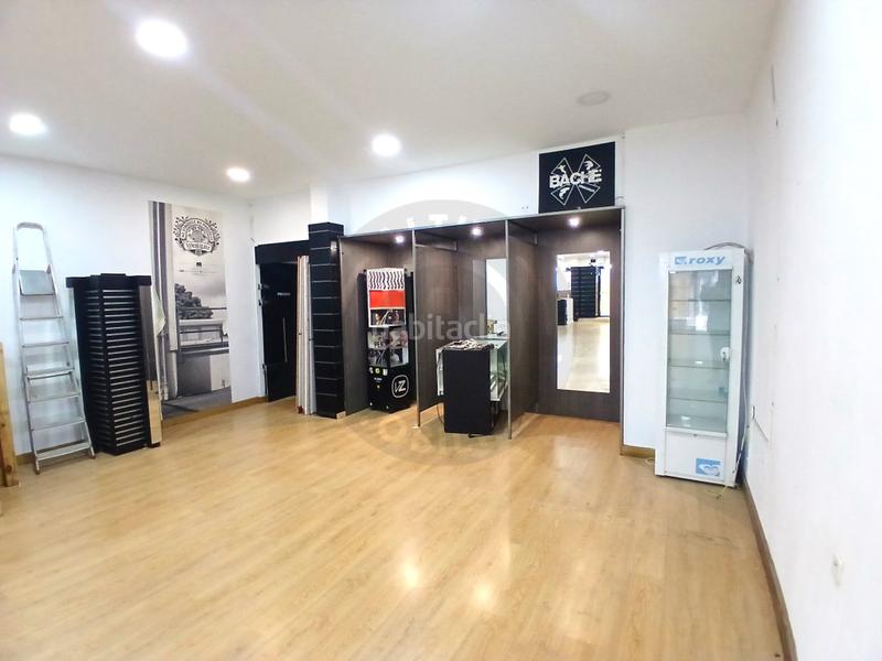 Foto 34cc22b2-ed13-408c-be0d-375720b78873. Lloguer local comercial a Centro Cáceres