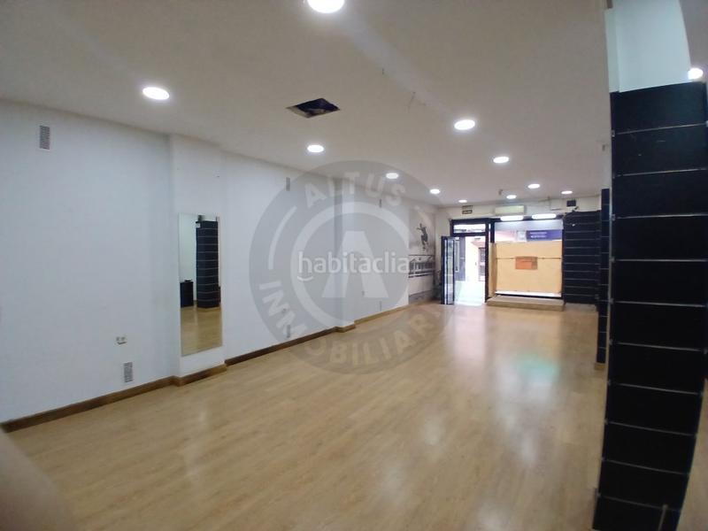 Foto e71a611f-5ffe-4082-a074-7331cca743d2. Lloguer local comercial a Centro Cáceres