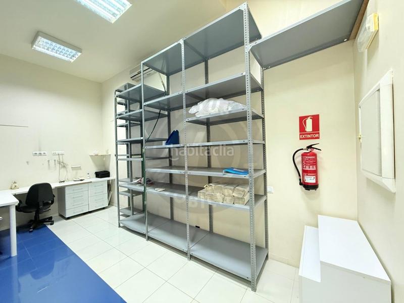 Foto cd67651e-3073-40a3-a106-287f2e2a4fe2. Lloguer local comercial a calle leon leal 7 a Centro Cáceres