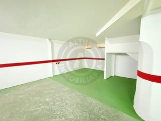 Aparcament cotxe  N/a. Venta de garaje con zona adicional para motos.