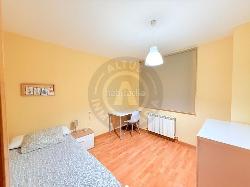 Foto 0ecb2fd4-8b64-44ff-8640-ded33d03548b. Rent flat with parking pool in Centro Cáceres