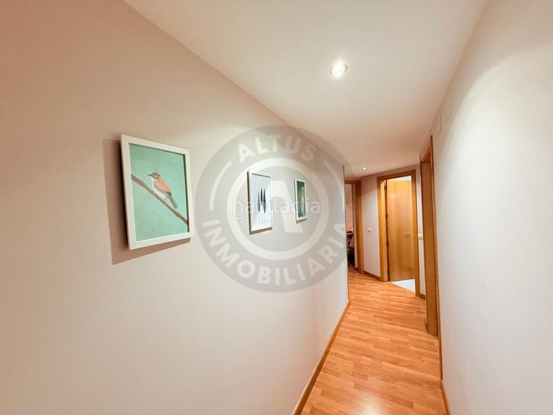 Foto 45d9ea69-fb49-49b7-a8f9-1fcf56793c48. Rent flat with parking pool in Centro Cáceres