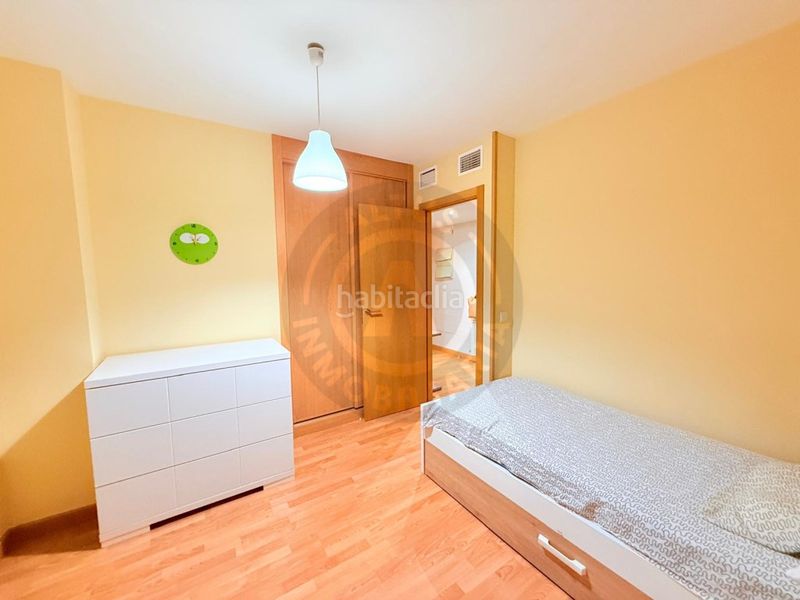 Foto 94f3d1b2-550c-4863-9a2c-a78ab70165e9. Rent flat with parking pool in Centro Cáceres