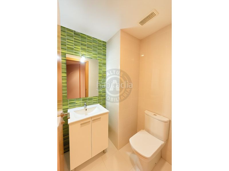Foto bdd41c31-8870-4844-9ecb-2cbd2d3a8f0d. Rent flat with parking pool in Centro Cáceres