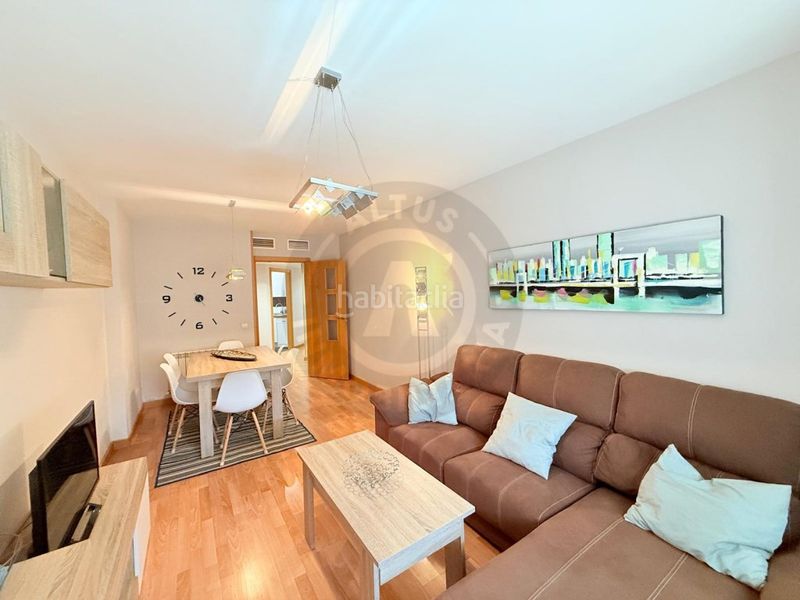 Foto c87df0d6-536d-4187-aa1e-4a0d0f54771b. Rent flat with parking pool in Centro Cáceres