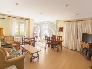 Rent Flat in Centro. Alquiler piso 3 dormitorios en santa joaquina de vedruna. cácere