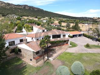 Xalet  N/a. Venta de chalet con piscina e sierra de fuentes. cceres.