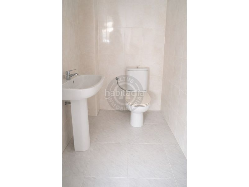 Foto 59a8d240-b980-41a5-9039-6dcb98466ba0. Local comercial a Centro Cáceres