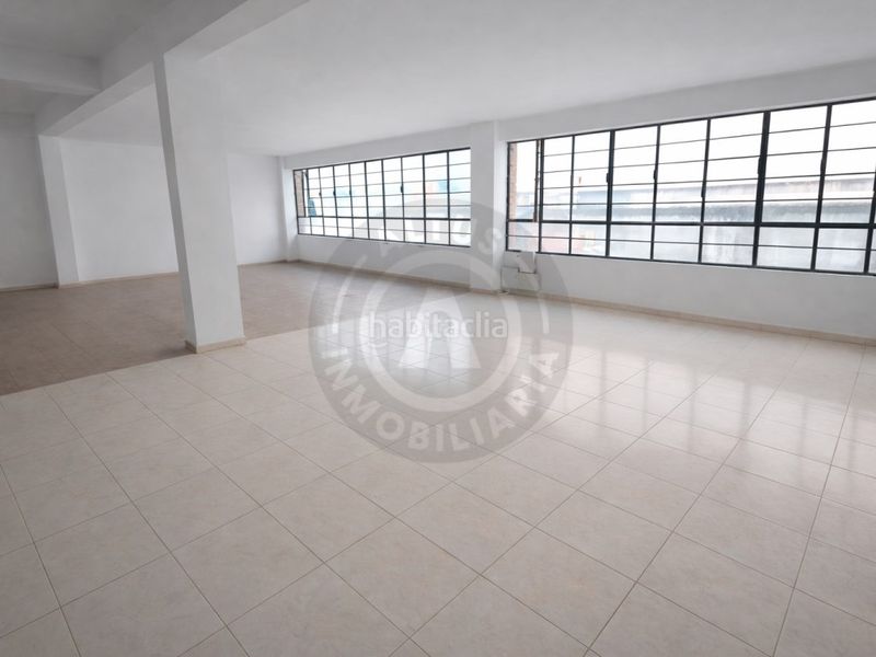 Foto 7d2d6d69-0561-4148-ba96-25a8d59cb2fd. Local comercial a Centro Cáceres