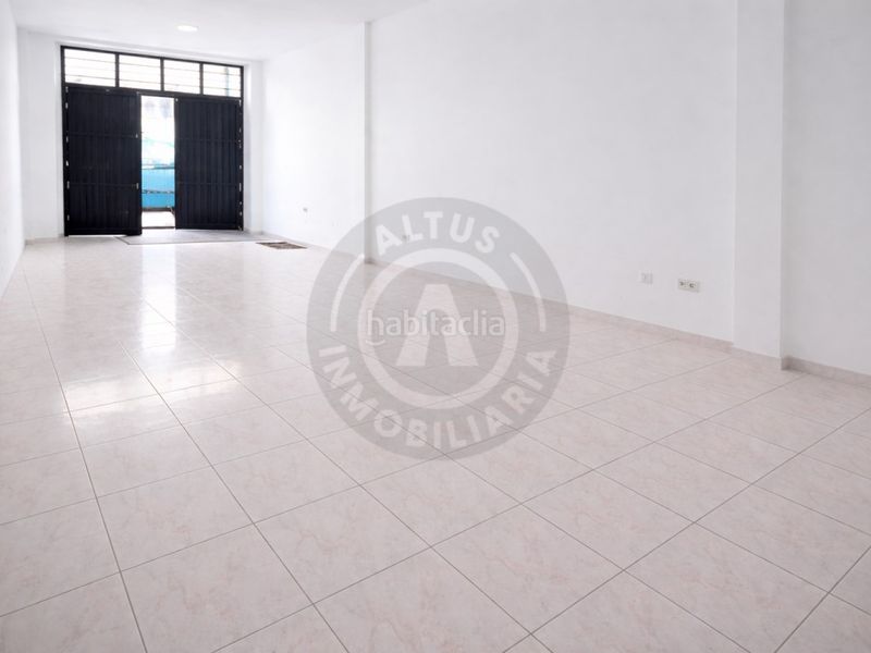 Foto c28a6d63-ce67-4a2a-a442-ef75fe1450c3. Local comercial a Centro Cáceres