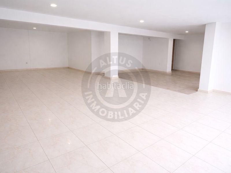 Foto ce4467e6-a7ec-4d6d-9b88-2b181dce0ea4. Local comercial a Centro Cáceres