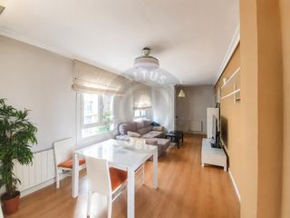 Affitto Appartamento in Casco Antiguo. Alquiler de vivienda de 3 dormitorios, 2 baños y garaje.