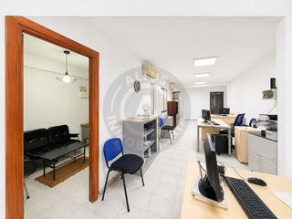 Flat in Casco Antiguo. Vivienda en venta en avenida virgen de la montaña, cáceres.