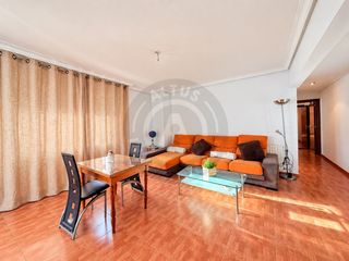 Appartamento in Nuevo Cáceres. Apartamento de 2 dormitorios y trastero en la zona de nuevo cáce