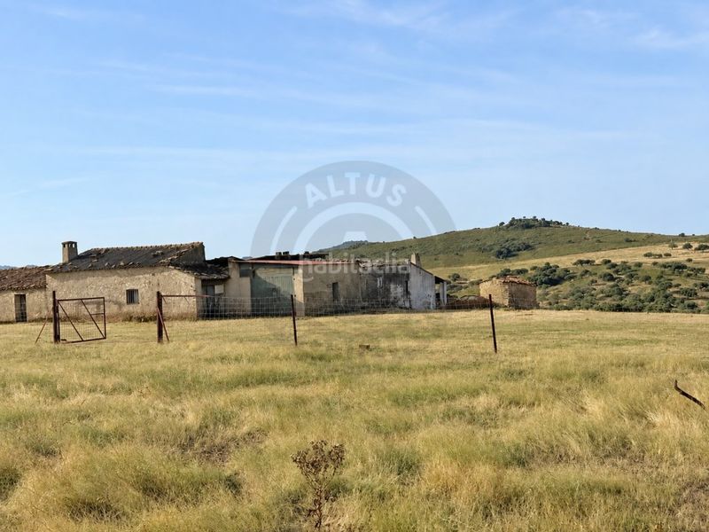Foto 1c9d0dcc-c5b3-441a-a8c2-ee61a8d96c5d. Masia a Deleitosa