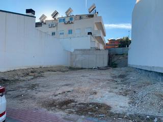 Terreny residencial a Calle luciano garcía puche 8. Solar edificable