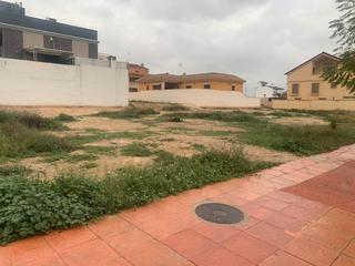 Terreny residencial a Calle juan carlos i 161. Solar edificable en venta de parcelas minimo 300 m2
