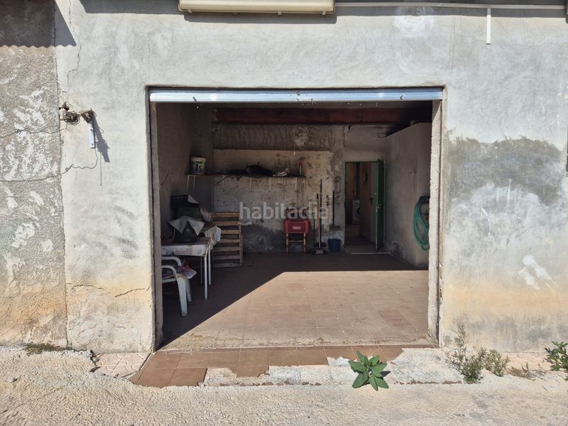 Foto bce6de3f-0bb7-48d9-87c3-28905e7446ff. Casa adossada amb xemeneia aparcament a Ceutí