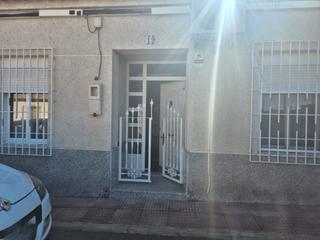 Casa en Calle de cartagena 19. Casa en planta baja