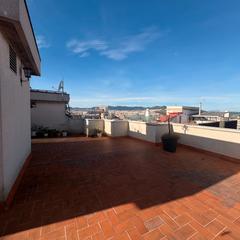 Attique  Carrer de la circumval-lació. Atico con terraza de mas de 100metros privada.