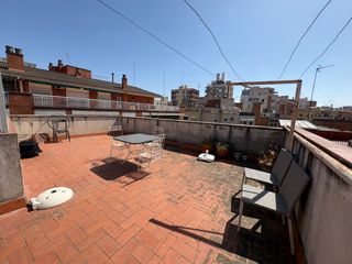 Àtic  Carrer de la garrotxa. Gran terraza privada..