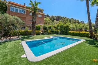 Maison à Palma de Cervelló (La). Espectacular casa en venta con piscina en el núcleo urbano y zon