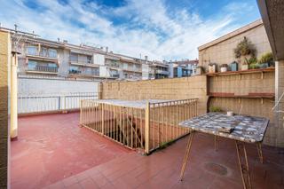 Maison jumelée à Molins de Rei. Casa adosada a reformar en zona tranquila y con encanto en molin