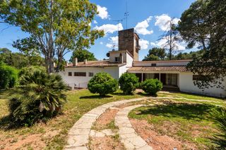 Haus in Palma de Cervelló (La). Magnífica casa de grandes dimensiones con piscina en la palma de
