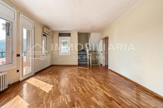 Chalet  Gabarres. Casa luminosa, amplia y tranquila, muy cerca del centro del pueb